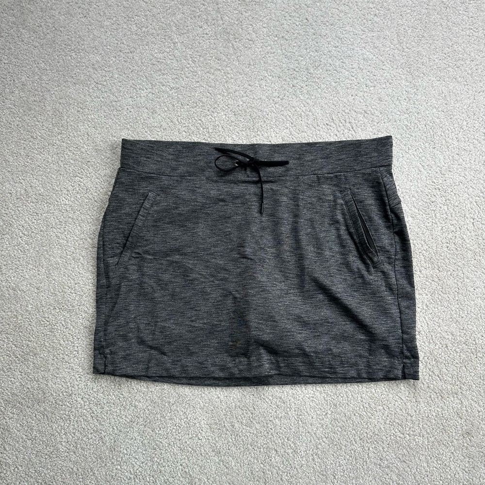 Athleta Heathered Gray Athletic Skort with Drawstring and Built in Shorts